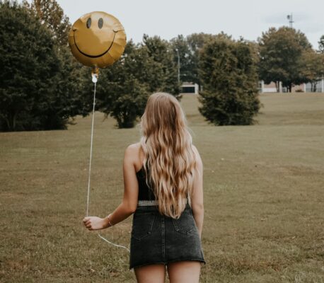 girl with a balloon